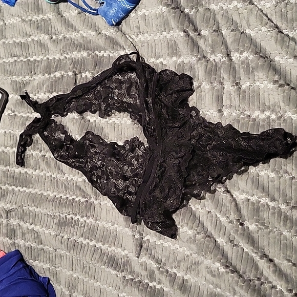 Brand New - Floral Lace Teddy Bodysuit - Picture 3 of 6